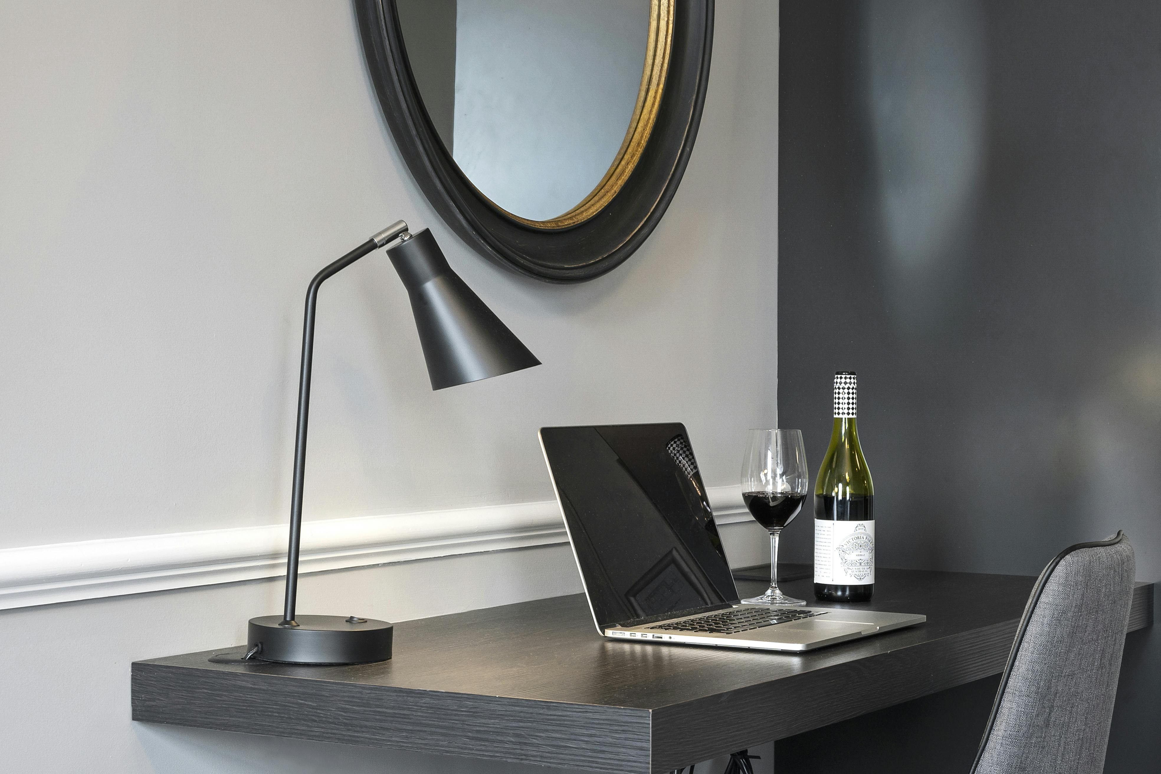 Delmote Valley View Suite Desk 504